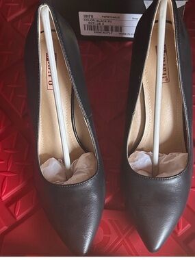 IDIFU Black Pointed Toe Pumps for Women
